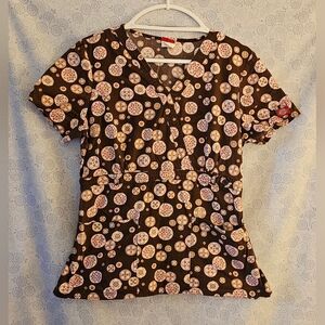 ✨️ Dickies Women's Moc Wrap Scrub Top ~ Medium/ Brown Medalion